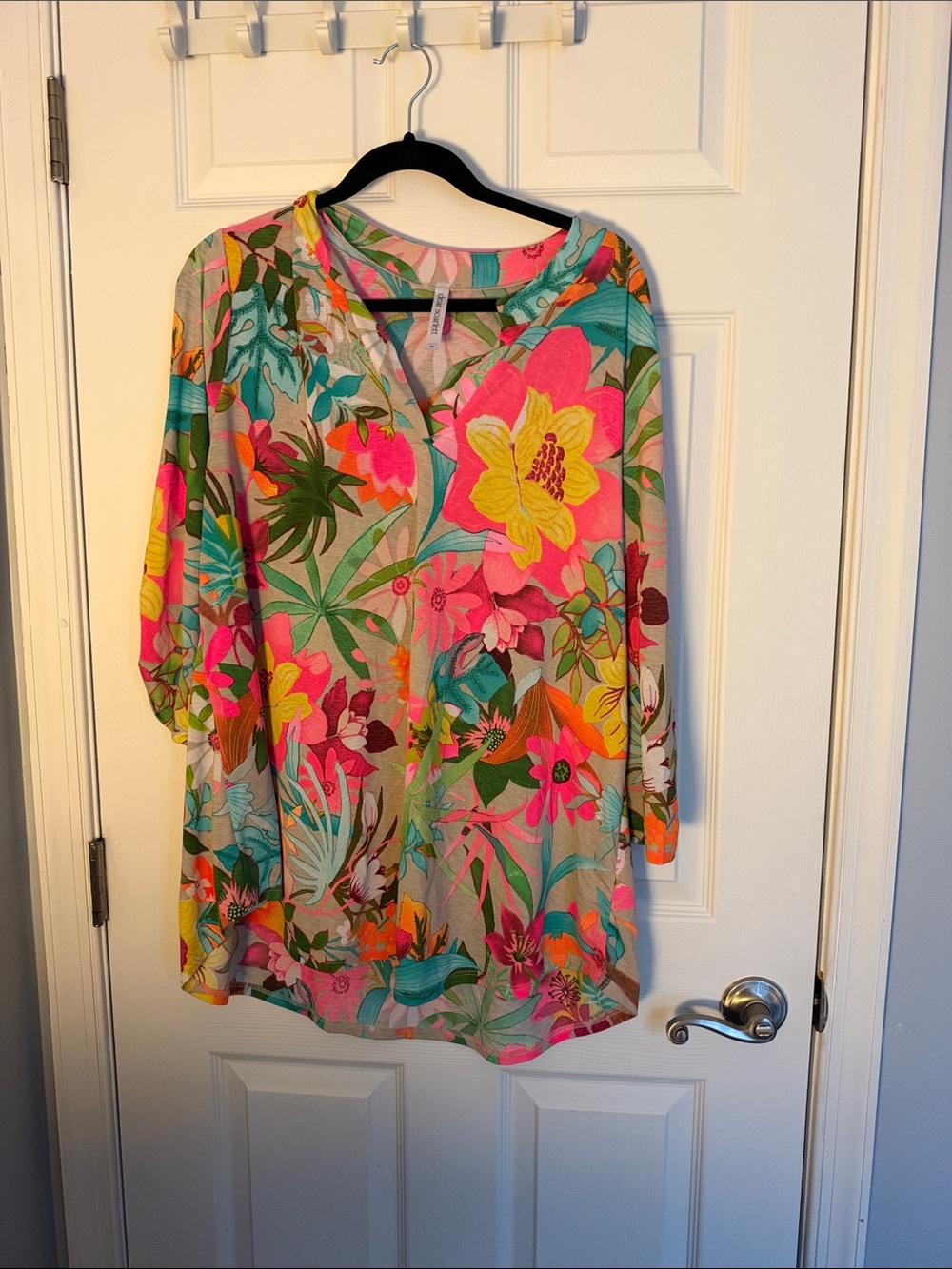 Floral Button-Front Tunic Top in Pink & Green